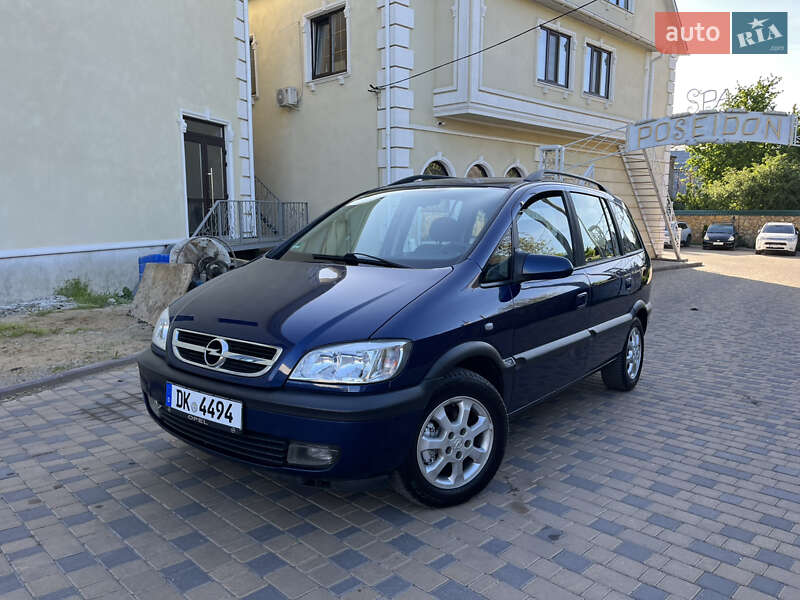 Минивэн Opel Zafira 2004 в Могилев-Подольске