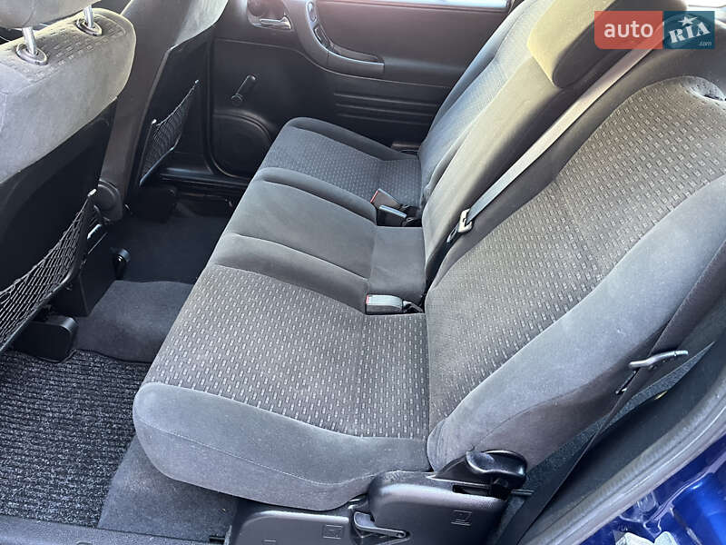 Минивэн Opel Zafira 2004 в Могилев-Подольске