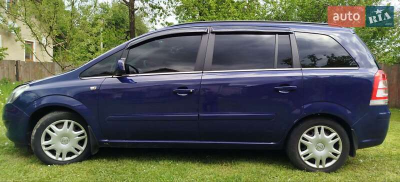Opel Zafira 2011