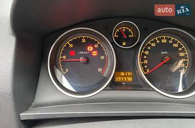 Минивэн Opel Zafira 2011 в 