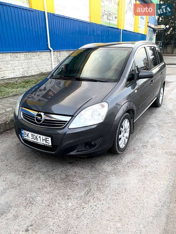 Мінівен Opel Zafira 2009 в Рівному