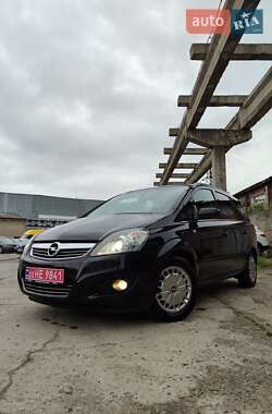 Минивэн Opel Zafira 2010 в 