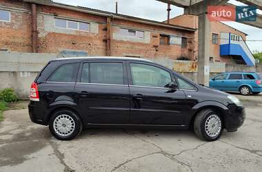 Минивэн Opel Zafira 2010 в 