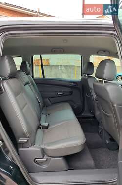 Минивэн Opel Zafira 2010 в 