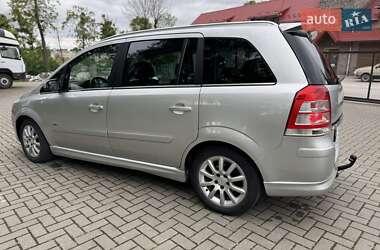 Минивэн Opel Zafira 2009 в 