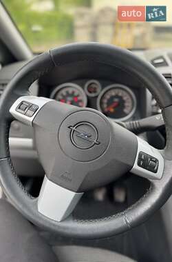 Минивэн Opel Zafira 2009 в 