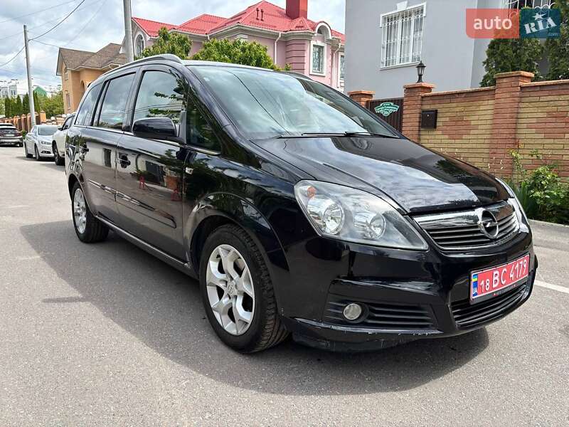 Минивэн Opel Zafira 2007 в Киеве