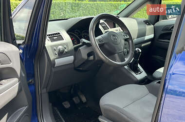 Минивэн Opel Zafira 2005 в 