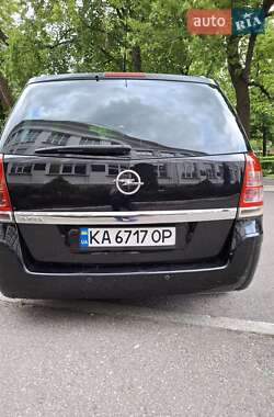 Минивэн Opel Zafira 2008 в 