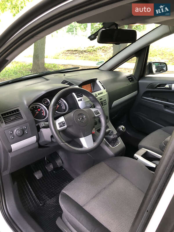 Мінівен Opel Zafira 2009 в Харкові