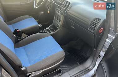 Минивэн Opel Zafira 2003 в 