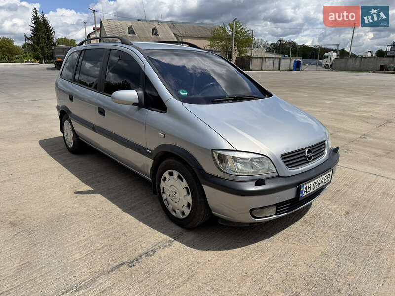 Минивэн Opel Zafira 2001 в 