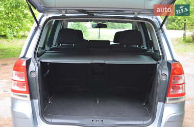 Минивэн Opel Zafira 2010 в 