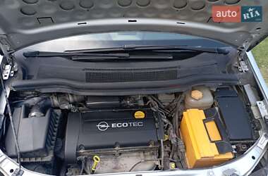 Минивэн Opel Zafira 2005 в 