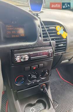 Минивэн Opel Zafira 2004 в 