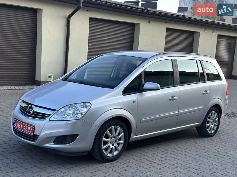 Минивэн Opel Zafira 2009 в 