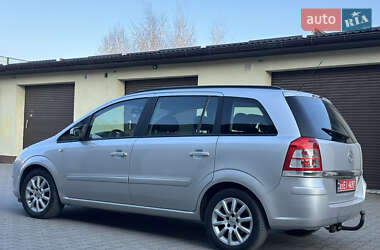 Минивэн Opel Zafira 2009 в 