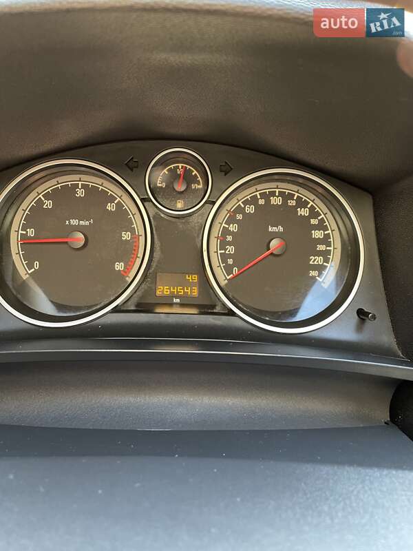Минивэн Opel Zafira 2007 в Киеве