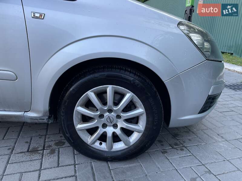 Минивэн Opel Zafira 2007 в Киеве