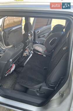 Минивэн Opel Zafira 2007 в 