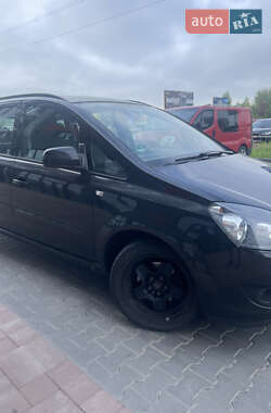 Минивэн Opel Zafira 2012 в 
