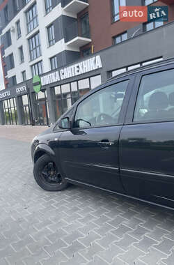 Минивэн Opel Zafira 2012 в 