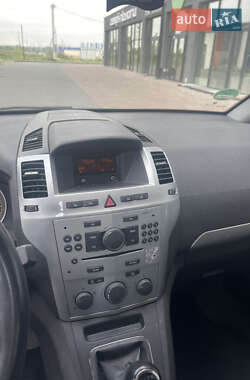 Минивэн Opel Zafira 2012 в 