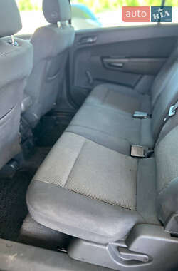 Минивэн Opel Zafira 2010 в 