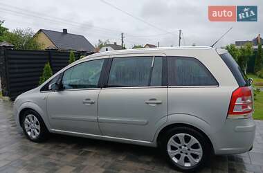 Минивэн Opel Zafira 2008 в 