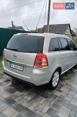 Минивэн Opel Zafira 2008 в 