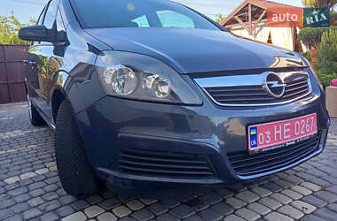 Минивэн Opel Zafira 2008 в 