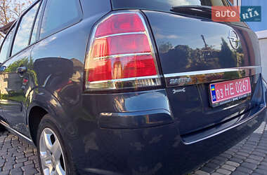 Минивэн Opel Zafira 2008 в 