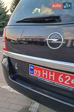 Минивэн Opel Zafira 2009 в 