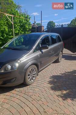 Минивэн Opel Zafira 2010 в 