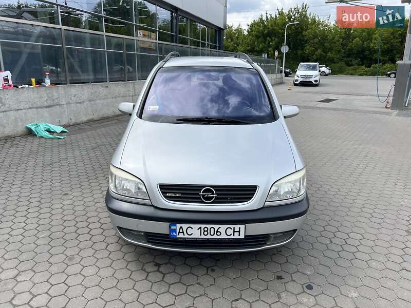Минивэн Opel Zafira 2002 в 