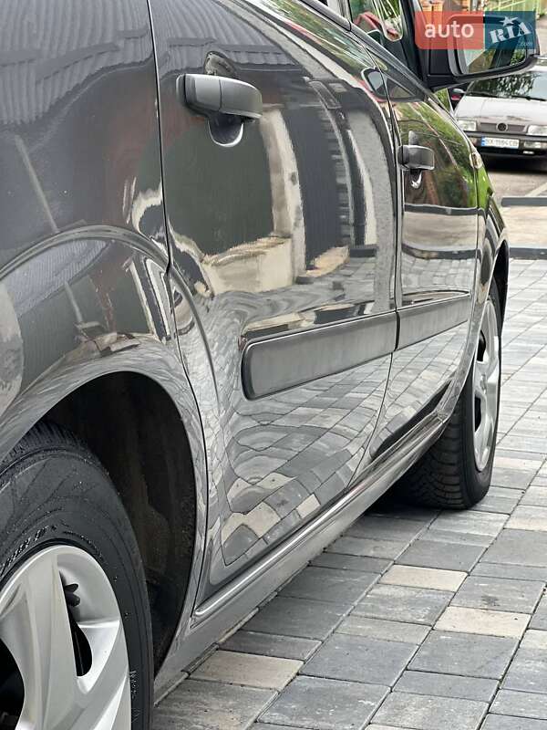 Минивэн Opel Zafira 2009 в Хмельницком