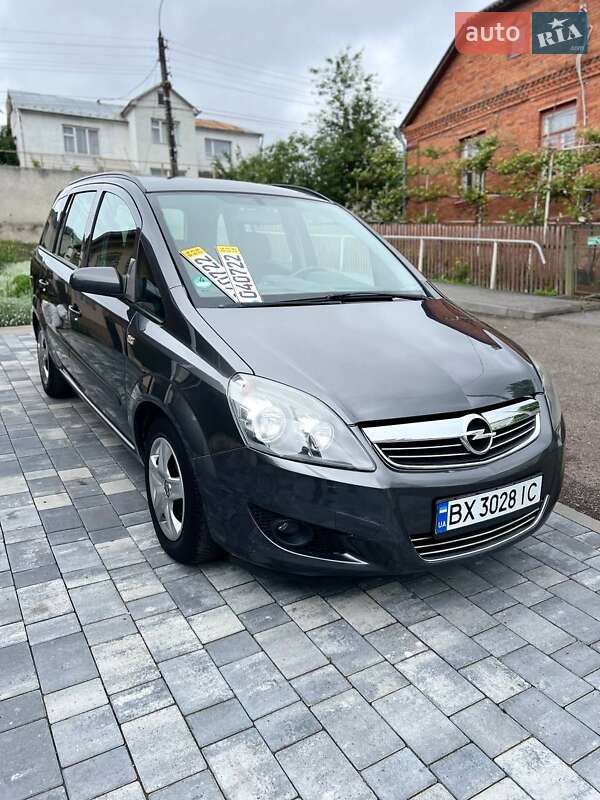 Минивэн Opel Zafira 2009 в Хмельницком