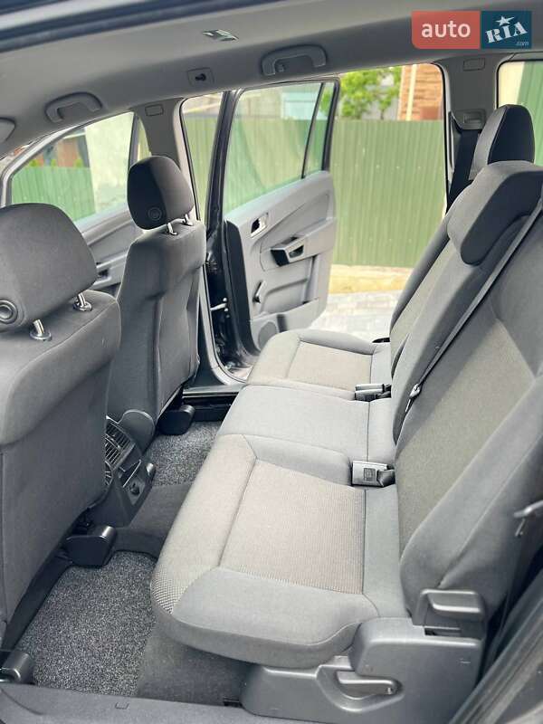 Минивэн Opel Zafira 2009 в Хмельницком
