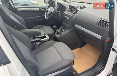 Минивэн Opel Zafira 2008 в 