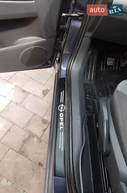 Минивэн Opel Zafira 2009 в 