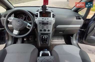 Минивэн Opel Zafira 2009 в 