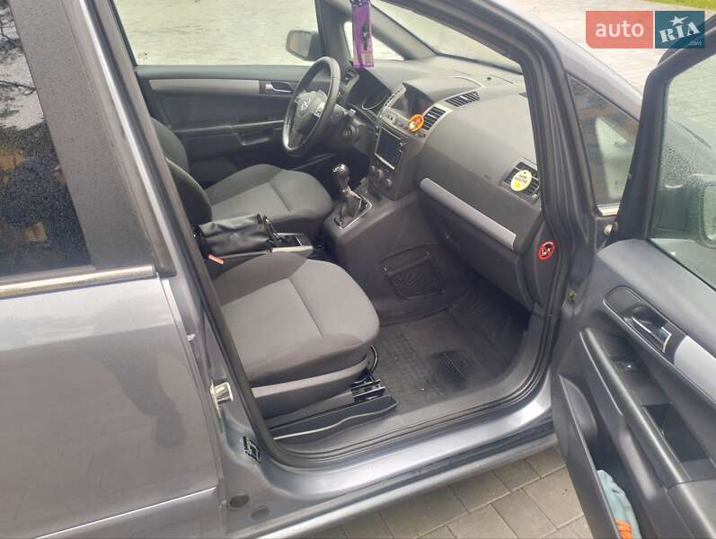 Мінівен Opel Zafira 2006 в Острозі