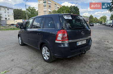 Минивэн Opel Zafira 2010 в 