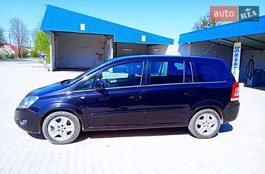 Минивэн Opel Zafira 2011 в 