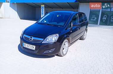 Минивэн Opel Zafira 2011 в 