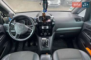 Минивэн Opel Zafira 2010 в 
