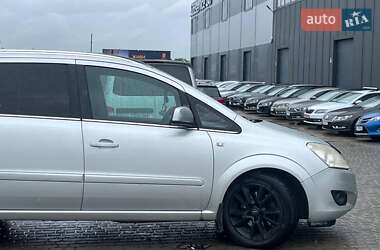 Минивэн Opel Zafira 2010 в 