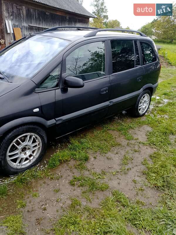 Минивэн Opel Zafira 2003 в 