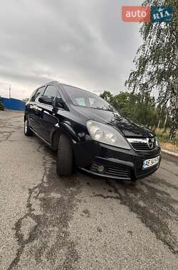 Минивэн Opel Zafira 2006 в 