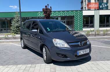 Минивэн Opel Zafira 2009 в Городке